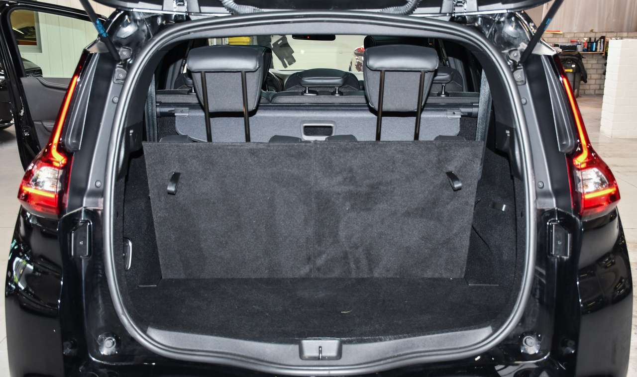 Renault Grand Scenic Grand Scénic 1.33 TCe Intens 7pl - LEDER / PANO / CAMERA / NAVI — foto 18 van 20
