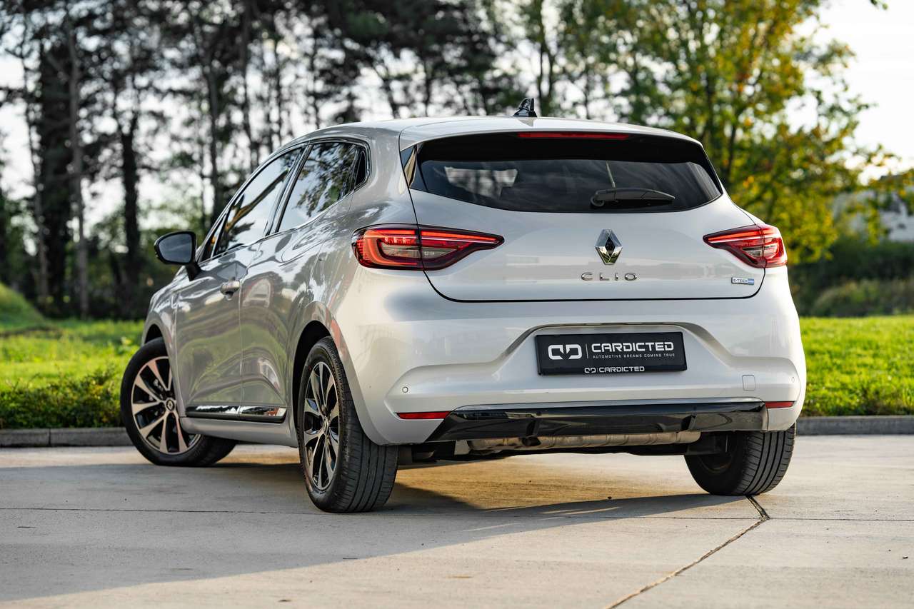 Renault Clio (2022) — foto 9