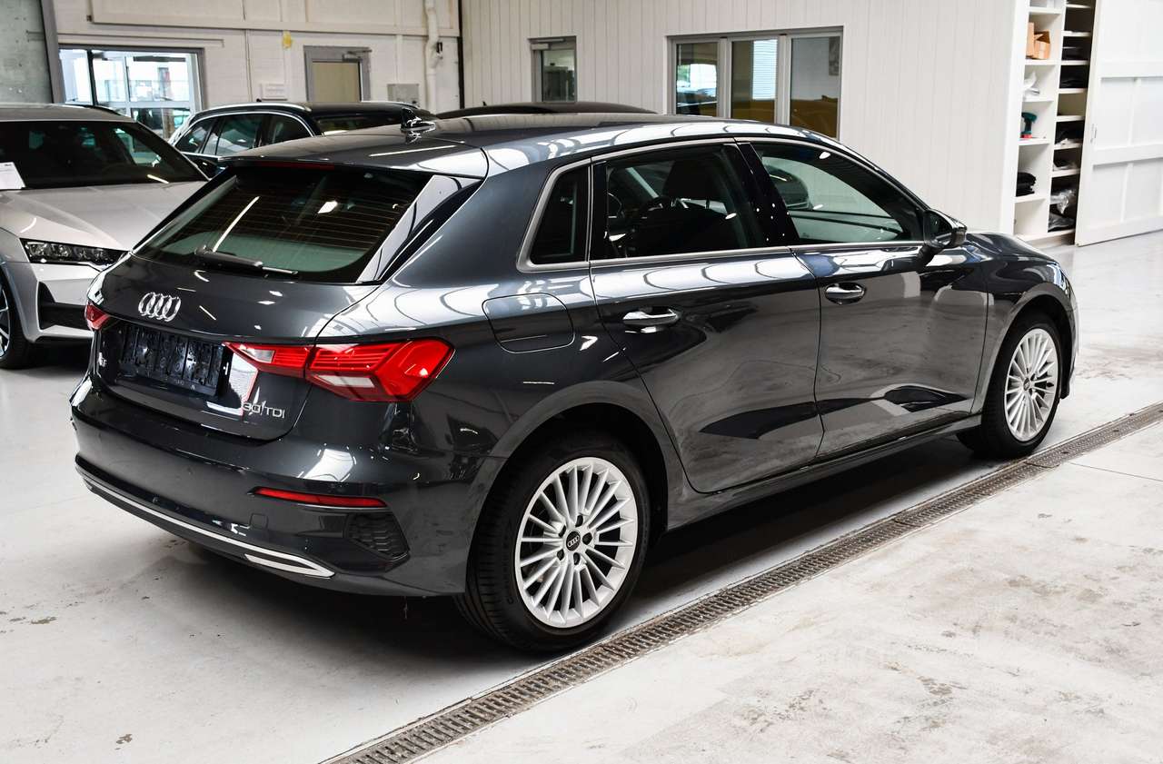 Audi A3 A3 Business Automaat - LEDER / NAVI / SMARTLINK — foto 3 van 18