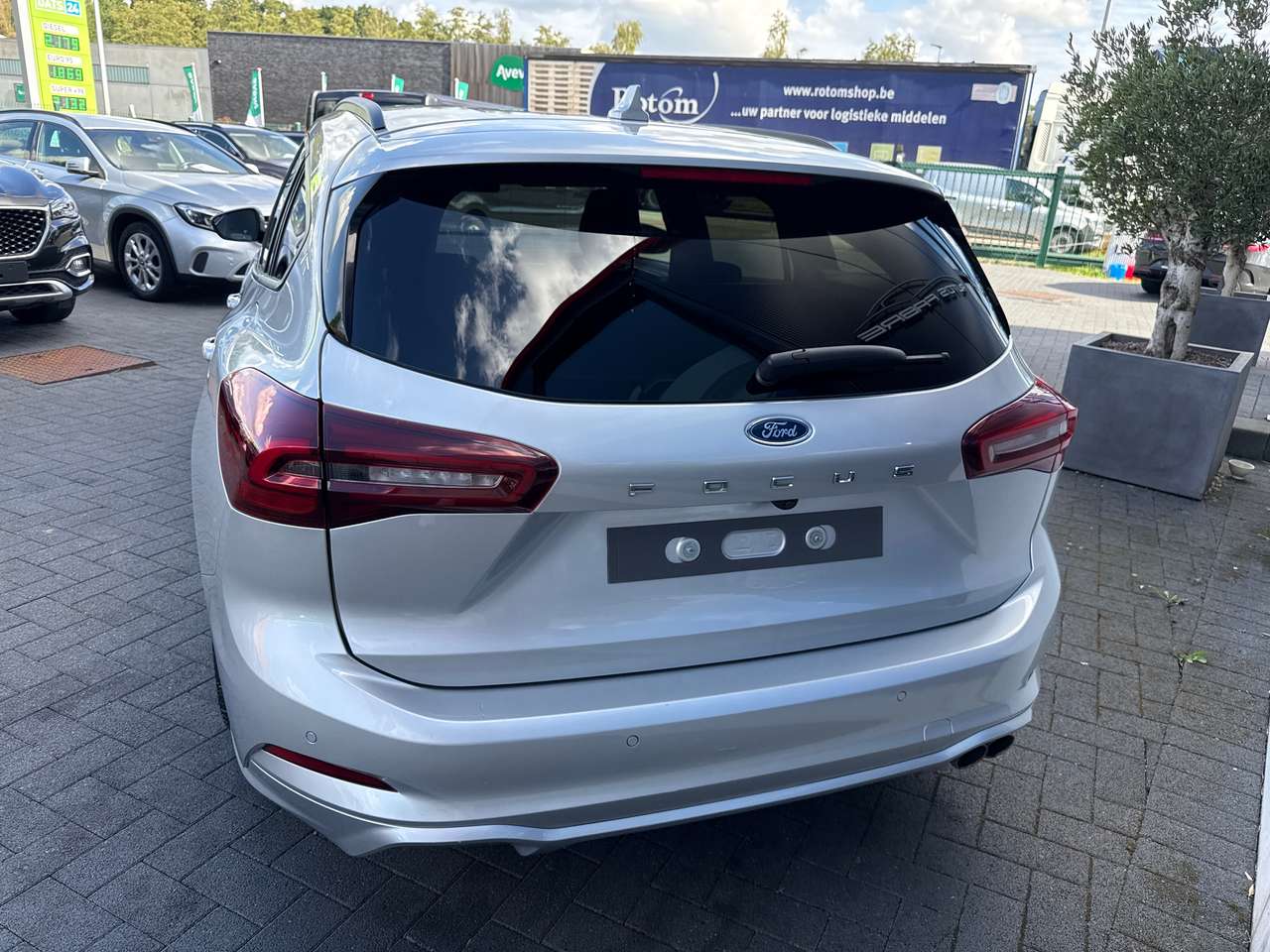 Ford Focus 1.0 EcoBoost MHEV ST-Line Design Black Pack 64000km — foto 6 van 17