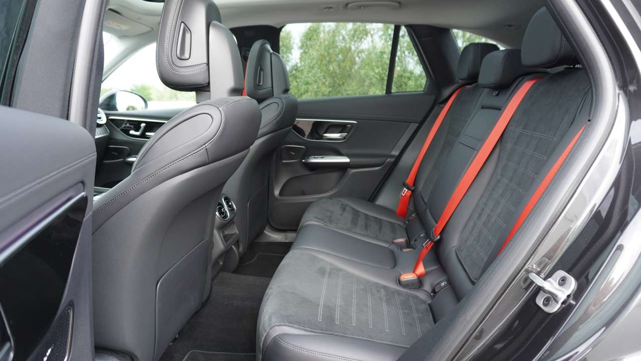 Mercedes-Benz GLC 300 e 4M AMG/PANODAK/DISTR/NIGHTPAK/PARKEERPAK 360 CAM — foto 18 van 19