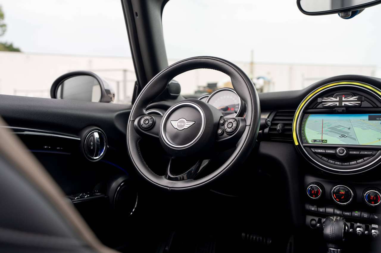 MINI Cooper S Cabrio Automaat | Leder | Harman Kardon — foto 24 van 25