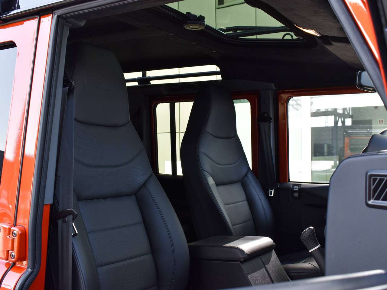 Land Rover Defender 110 2.2 TD4 / "Adventure Edition" / Firesand Orange / First Owner — foto 6 van 25