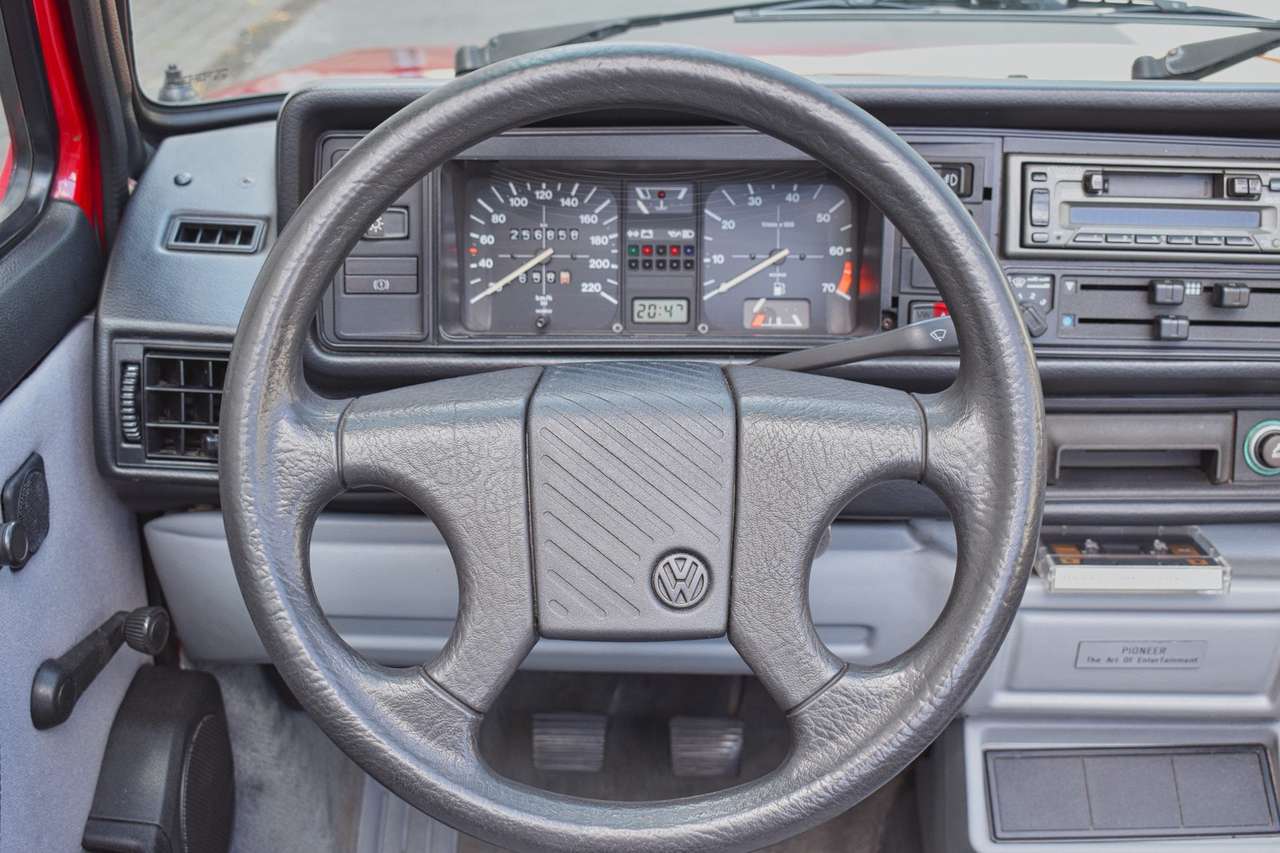 Volkswagen Golf Cabriolet 1.8i Oldtimer - Nieuwe Cabriokap - Zeer verzorgde historie! — foto 24 van 25