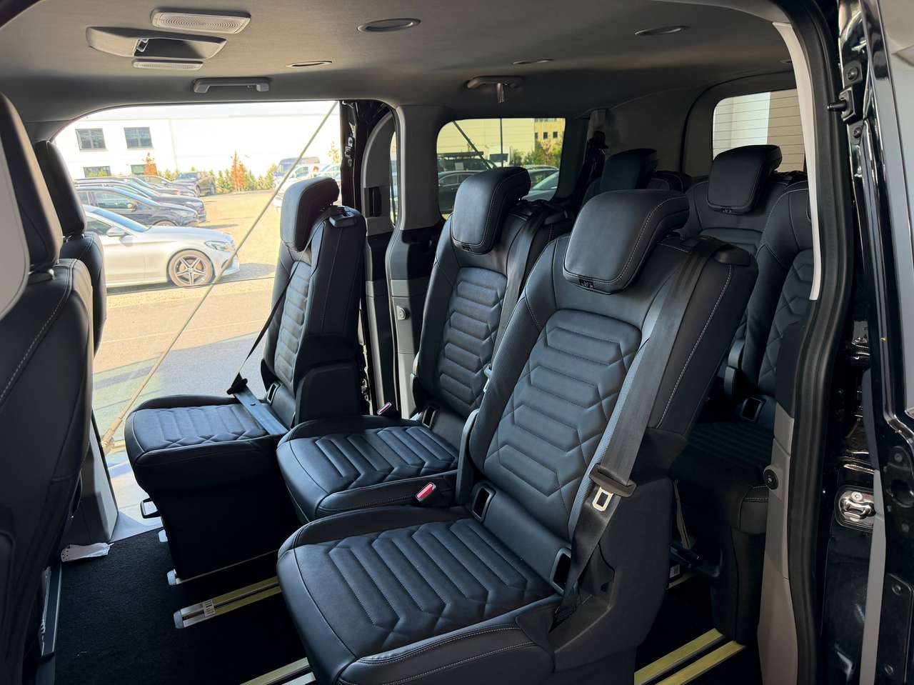 Ford Tourneo Custom TITANIUM X PHEV NIEUW 8ZIT — foto 10 van 21