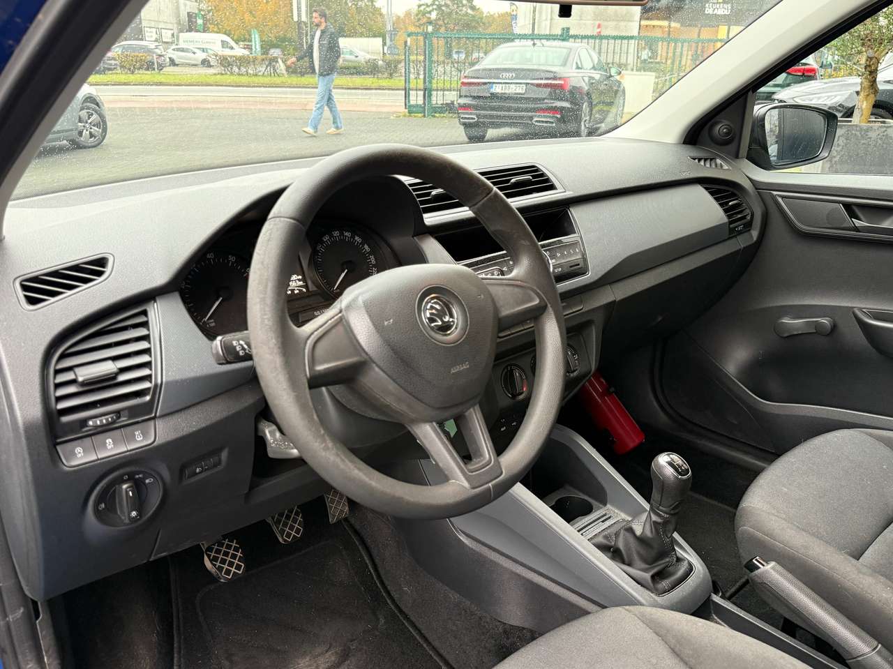 Skoda Fabia 1.0 ni Benzine — foto 8 van 14