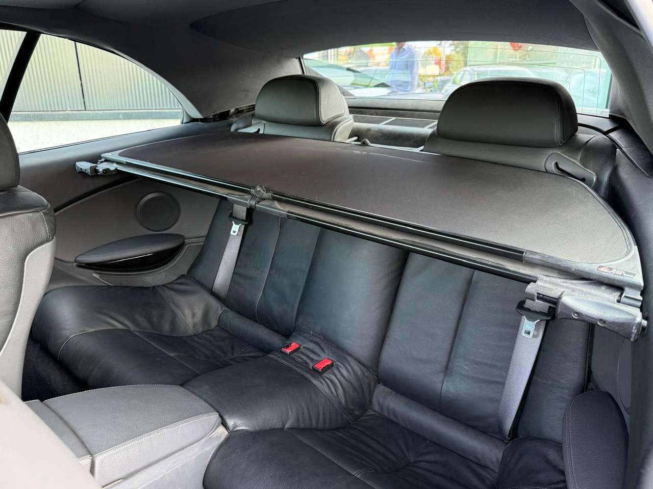 BMW 645 Ci Cabriolet 6 Speed Manuel 53000km 1 owner New !! — foto 12 van 21