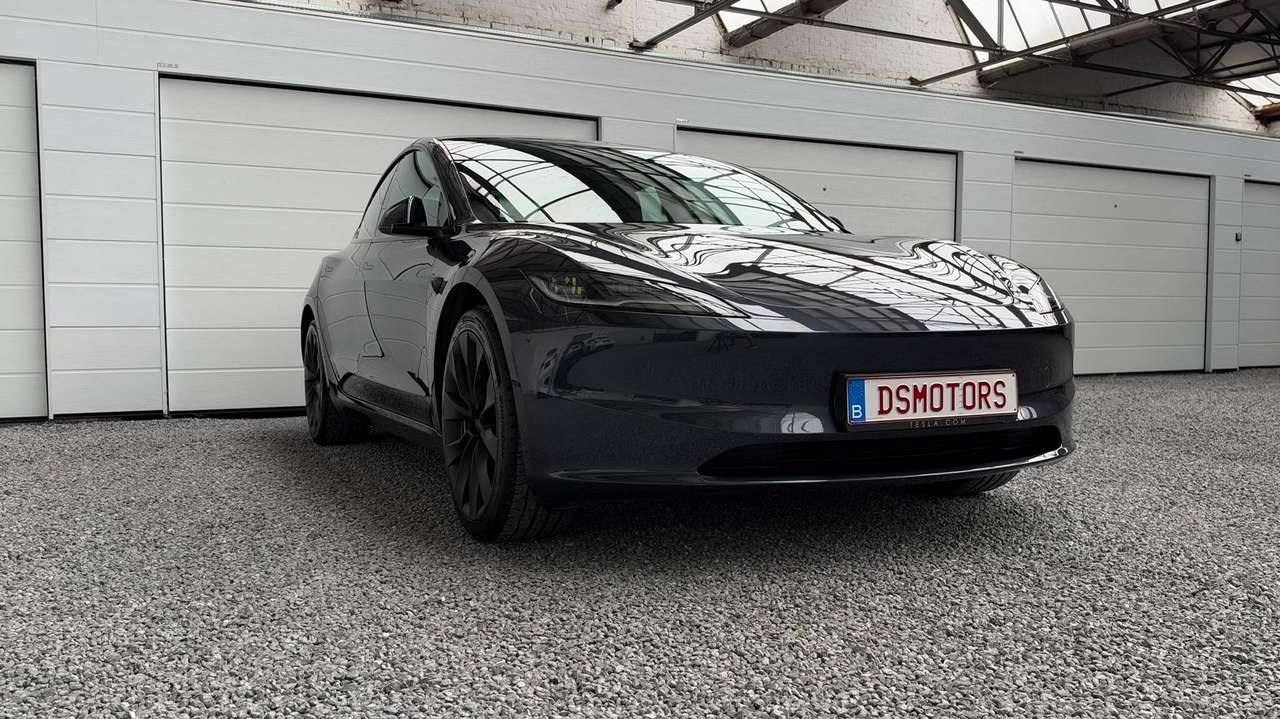 Tesla Model 3 RWD | Premium versie | Stealth Grey | 19" Nova velgen | HW4 — foto 7 van 25