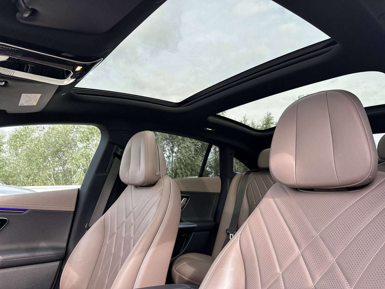 Mercedes-Benz EQE 350 350 Luxury Line Pano Dak Achterasbesturing Burmester — foto 15 van 19