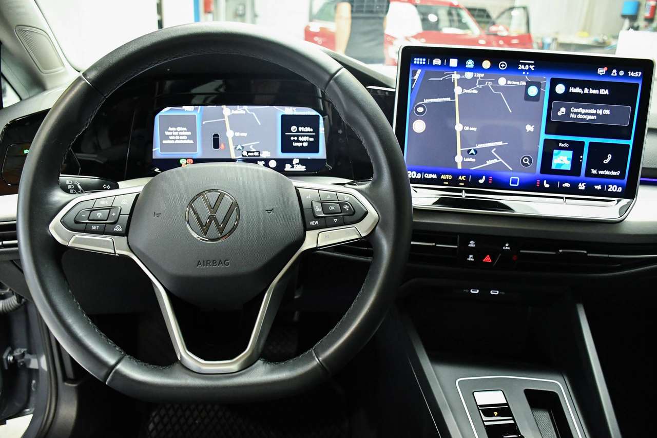Volkswagen Golf Variant Golf Variant MHEV 1.5 eTSI Life DSG - TREKHAAK / NAVIGATIE / ACC / SMARTLINK / PDC — foto 15 van 19