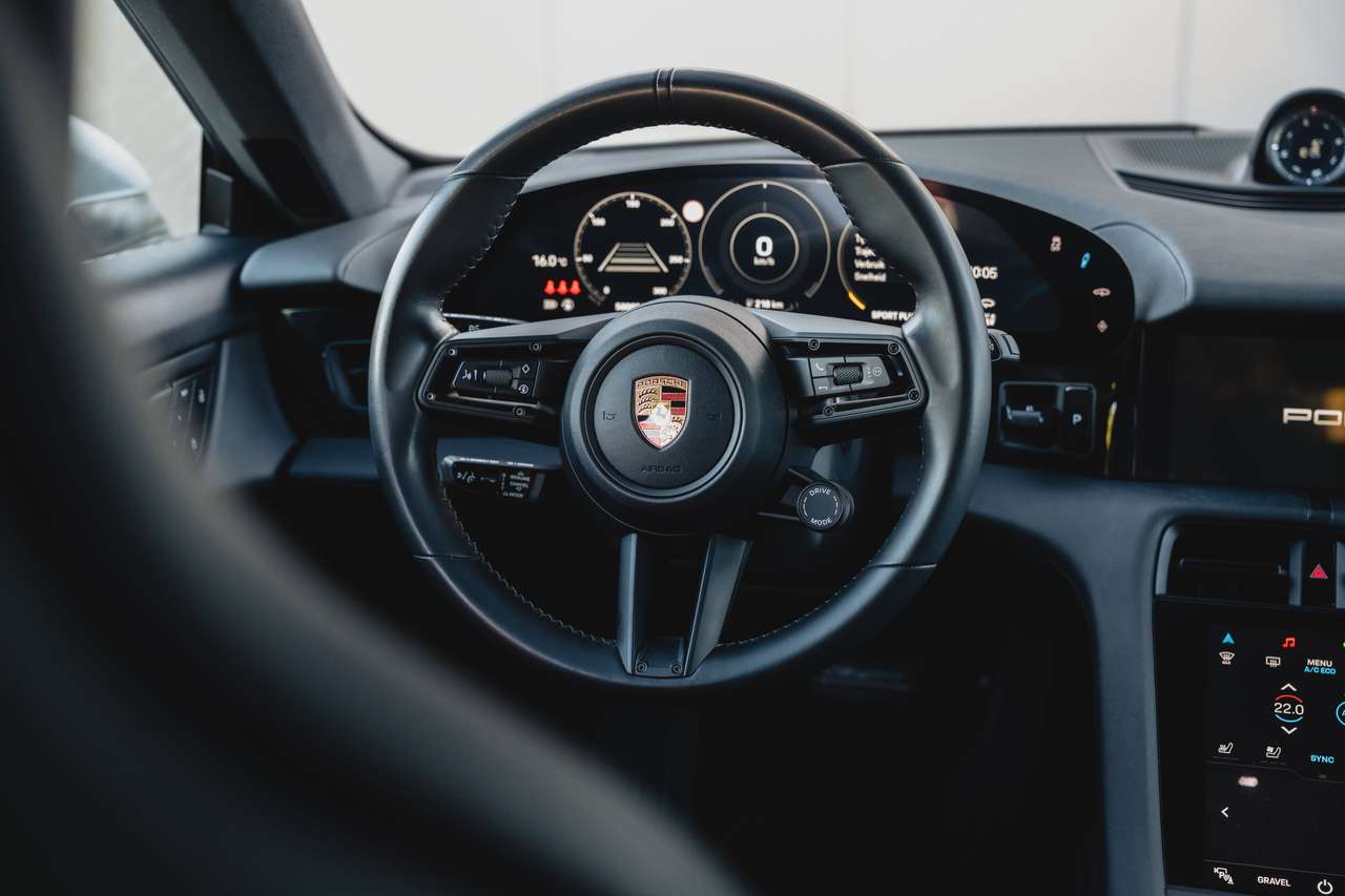 Porsche Taycan 4S Cross Turismo 93.4kWh Performance Battery Plus - 1st. Hand - Porsche History — foto 18 van 25