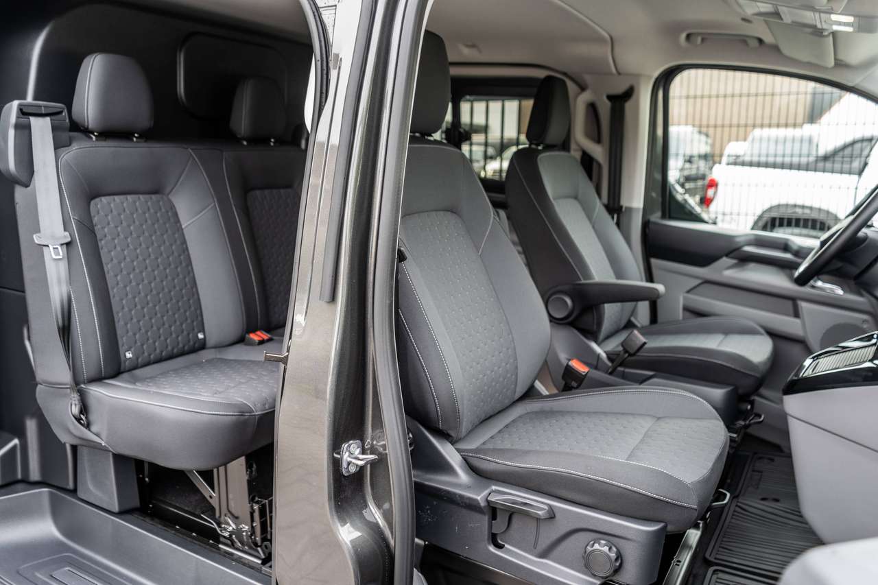 Ford Transit Custom 2.5 PHEV Limited DC L2 5pl.- Trekhaak / 360° Camera - 42.800ex — foto 12 van 16