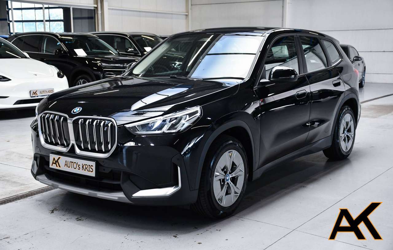 BMW iX1 iX1 66.5 kWh xDrive30 - NAVIGATIE / CAMERA / SMARTLINK / LEDER / PDC / CC