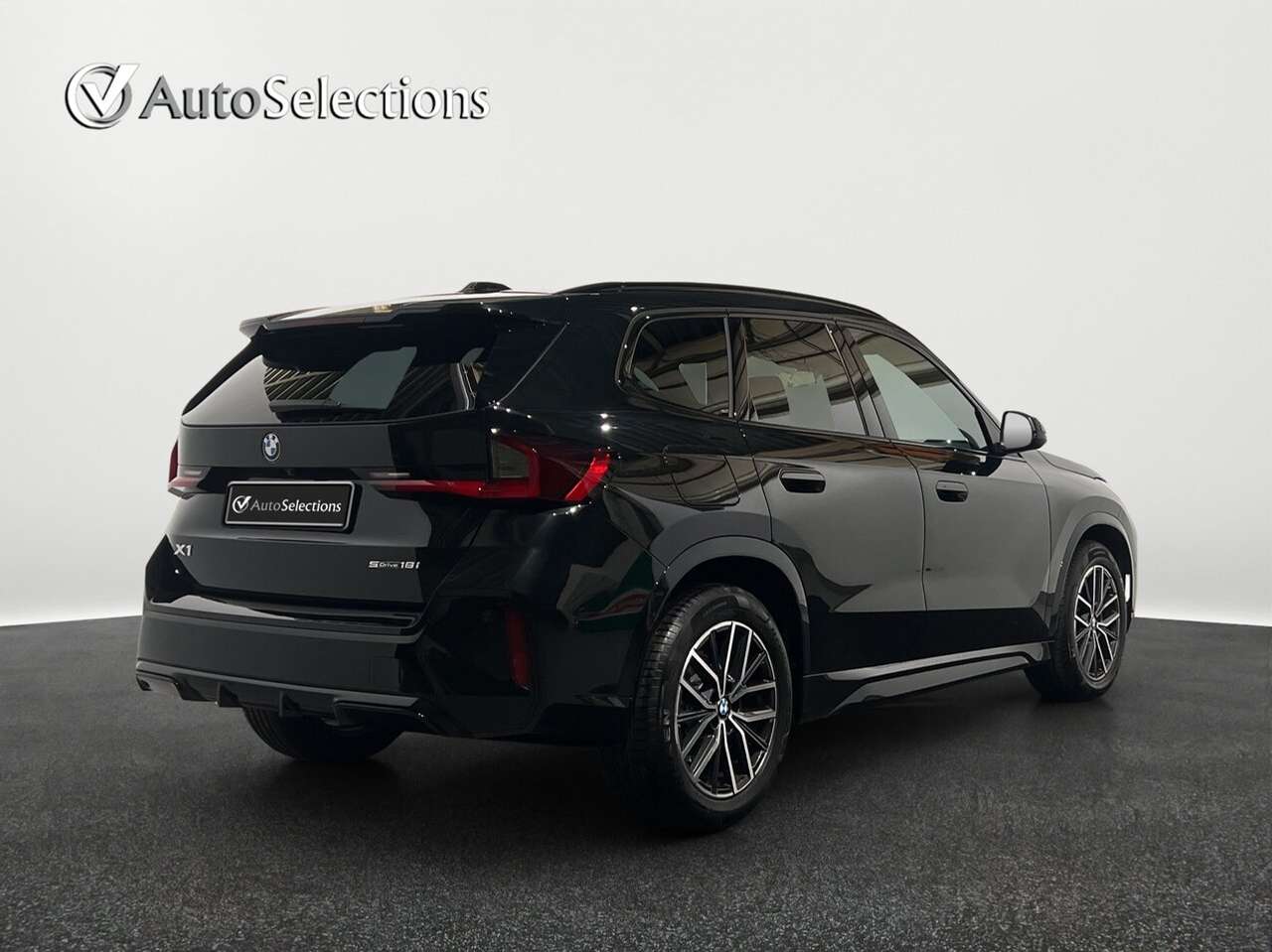 BMW X1 18I M Pack/Camera/Confort acces/Led — foto 4 van 22