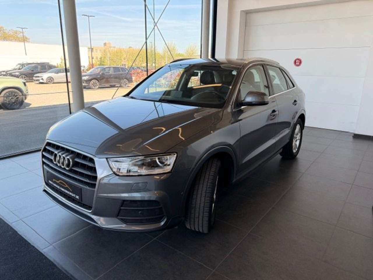 Audi Q3 BENZINE-AUTOMAAT-LEDER-XENON-GPS — foto 3 van 21