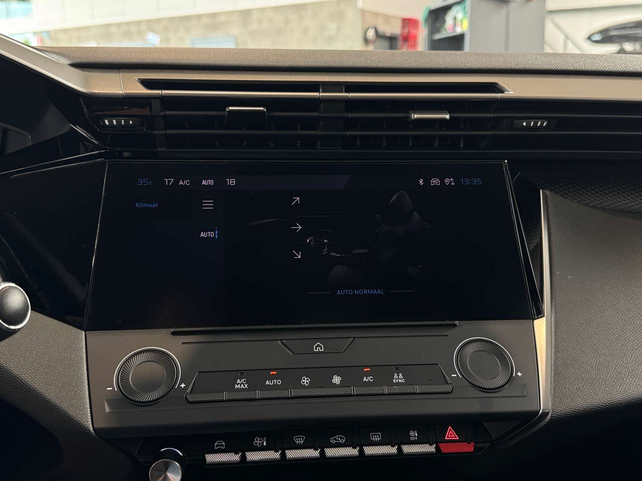 Peugeot 308 SW 1.2 PureTech Active Pack — foto 11 van 15