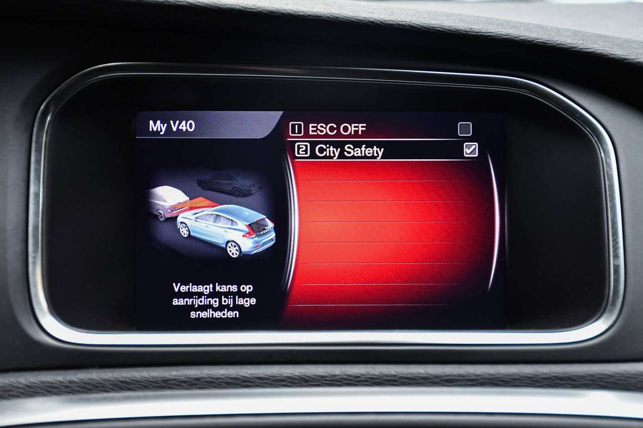 Volvo V40 V40 2.0 T2 Kinetic - NAVIGATIE / BLUETOOTH / ZTELVERWARMING / PDC / CC — foto 11 van 16