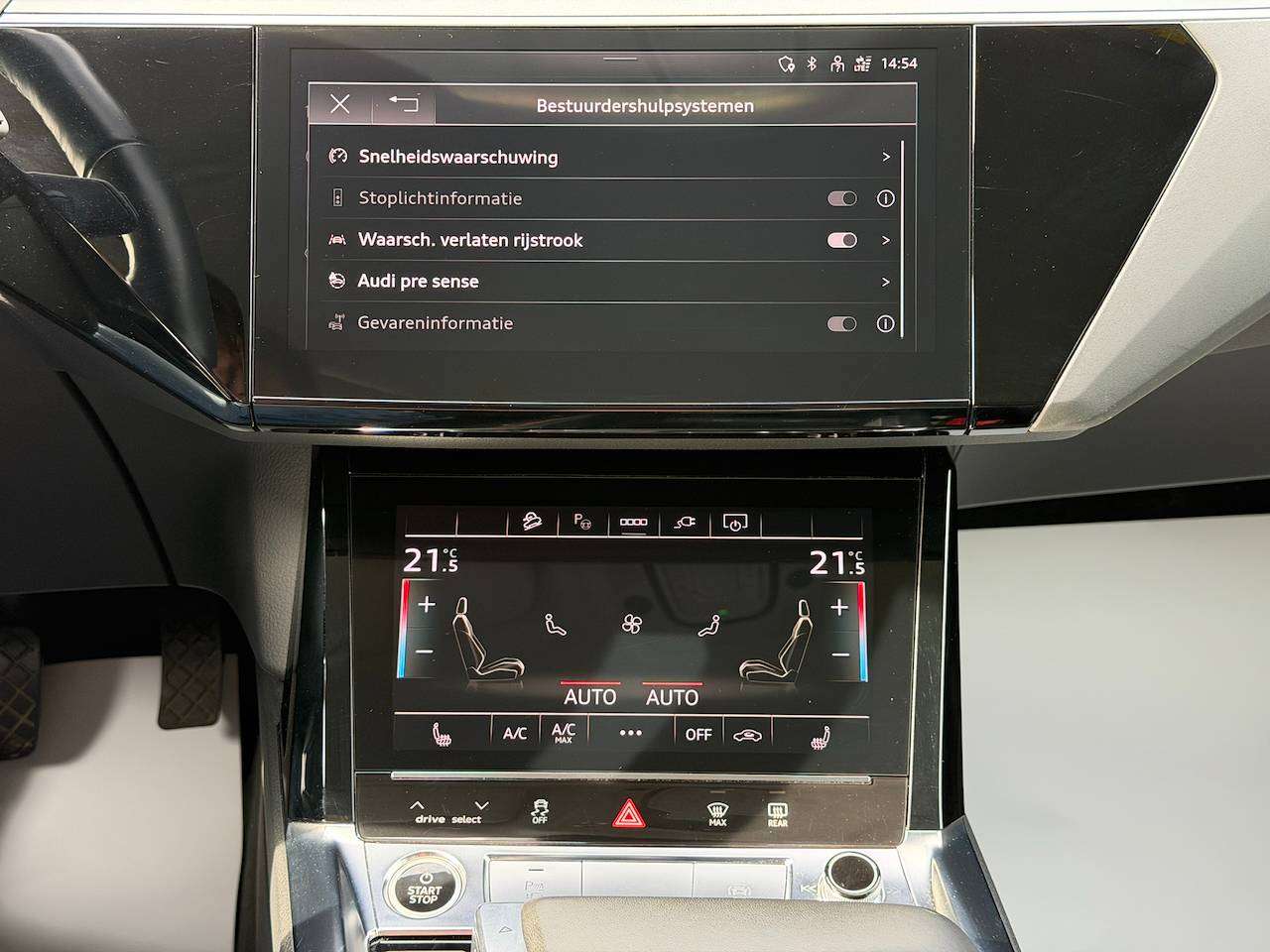 Audi e-tron 50 QUATTRO LEDER CAMERA 19" — foto 12 van 13
