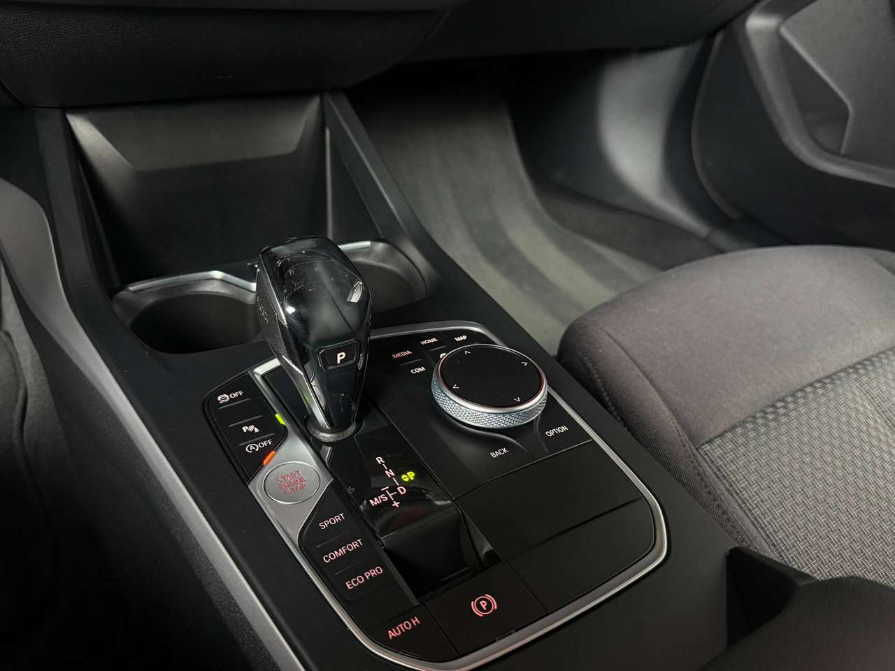 BMW 118 118iA Sportline automaat — foto 17 van 25