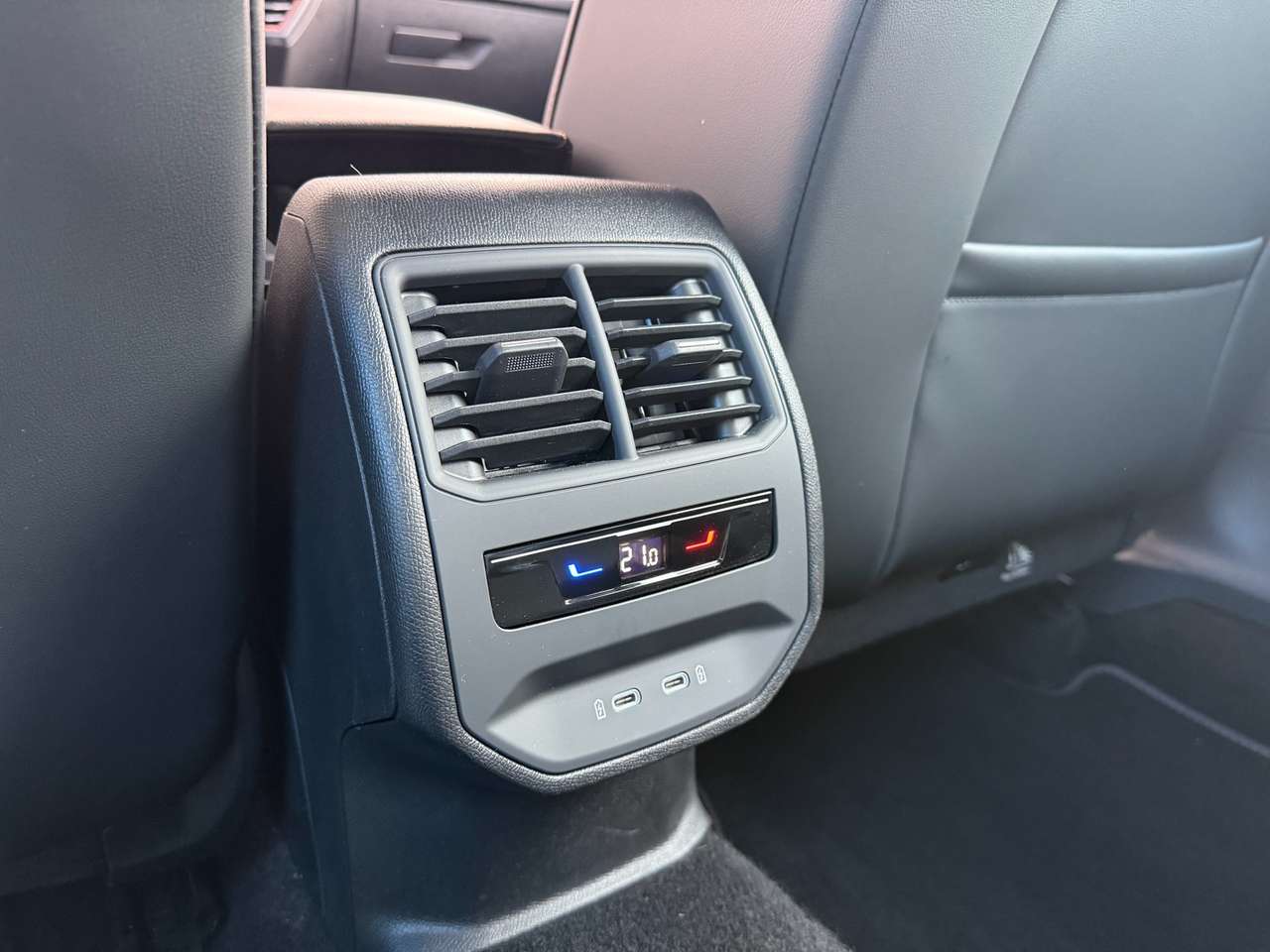 CUPRA Formentor Formentor e-Hybrid 1.4 DSG / Keyless / Travel Assist / ACC / Lane Assist / Ambiance / CarSwap — foto 7 van 19