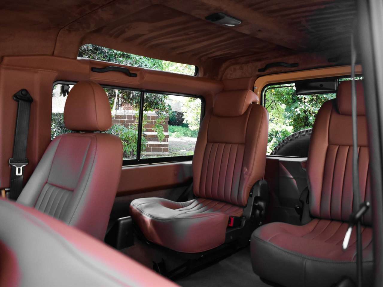 Land Rover Defender 90 / 2.2 TD4 / "Borrego Yellow Heritage" — foto 7 van 22