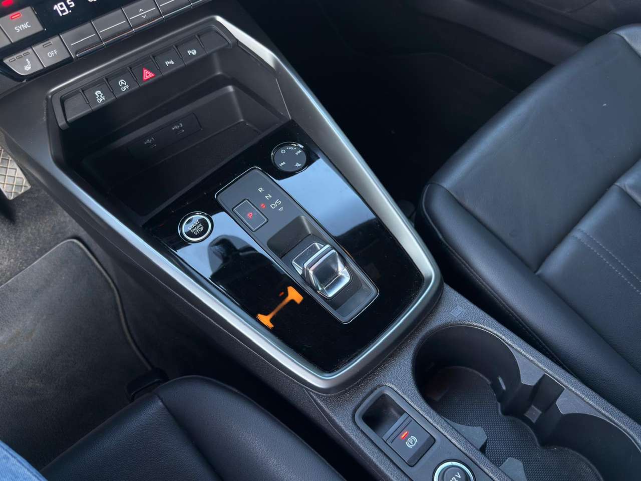 Audi A3 30 TSI 5 deurs S-Tronic Sport Line Leder  !!! — foto 11 van 19