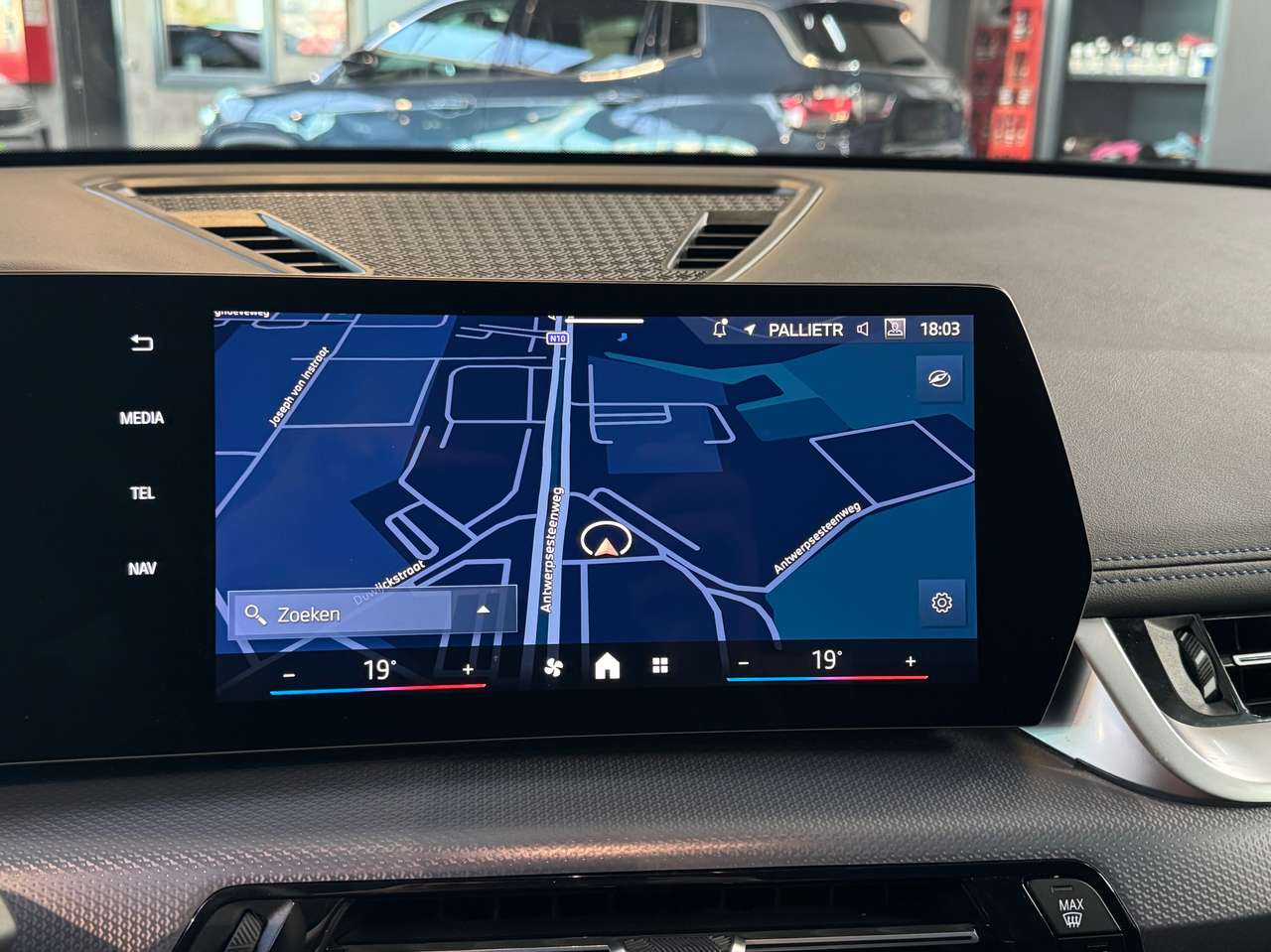 BMW X1 1.5iA sDrive18i M-Sport — foto 13 van 19