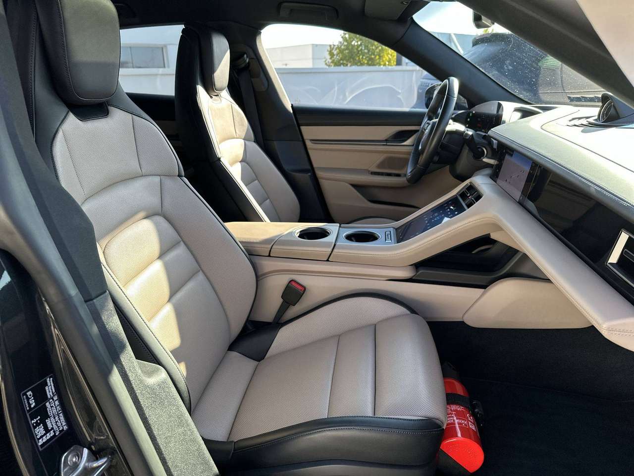 Porsche Taycan Taycan 4 Cross Turismo 105 kWh  NP 145.586 EURO — foto 16 van 19