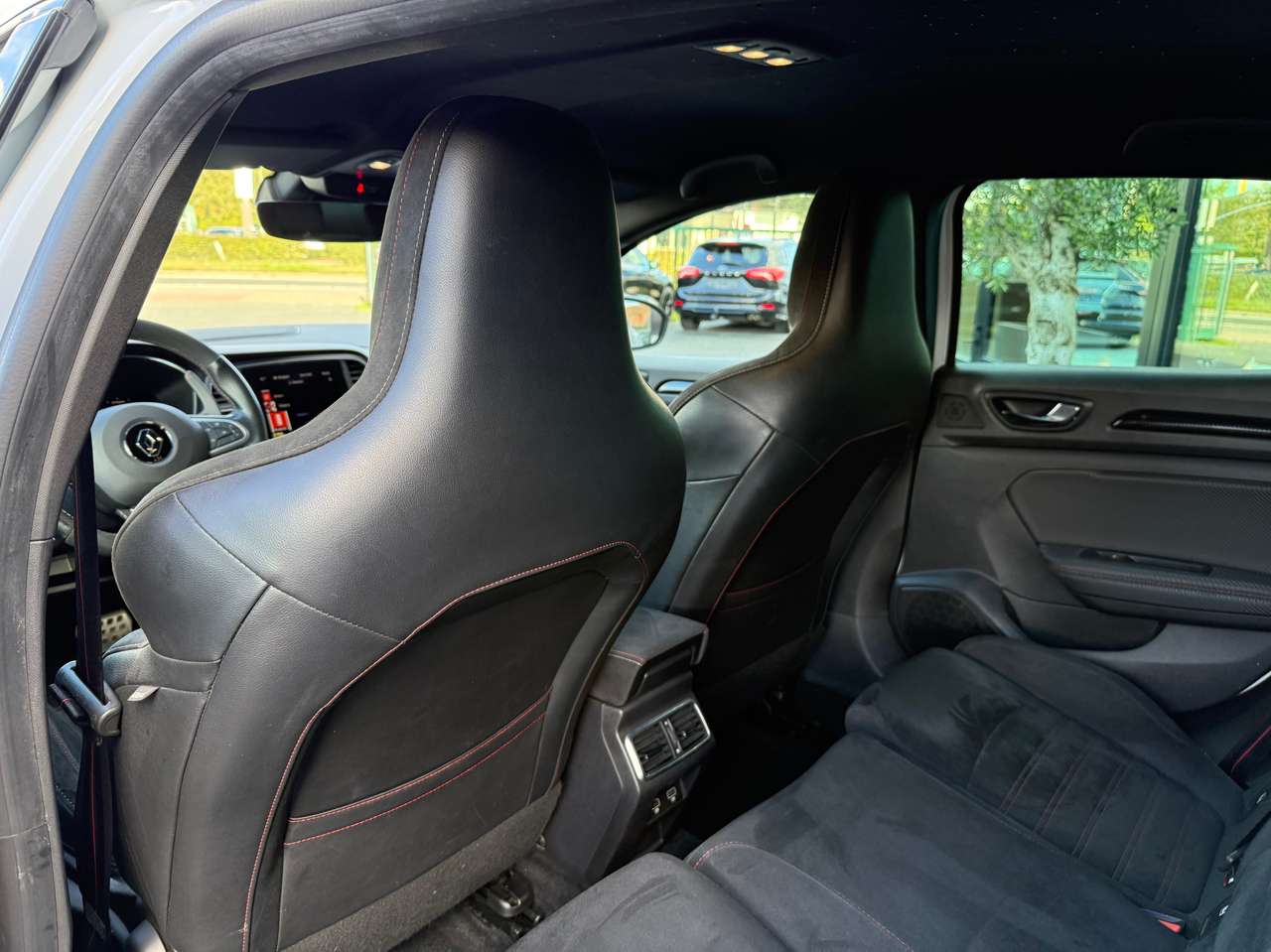 Renault Megane 1.8 TCe R.S. 300 Ultimate EDC — foto 14 van 22
