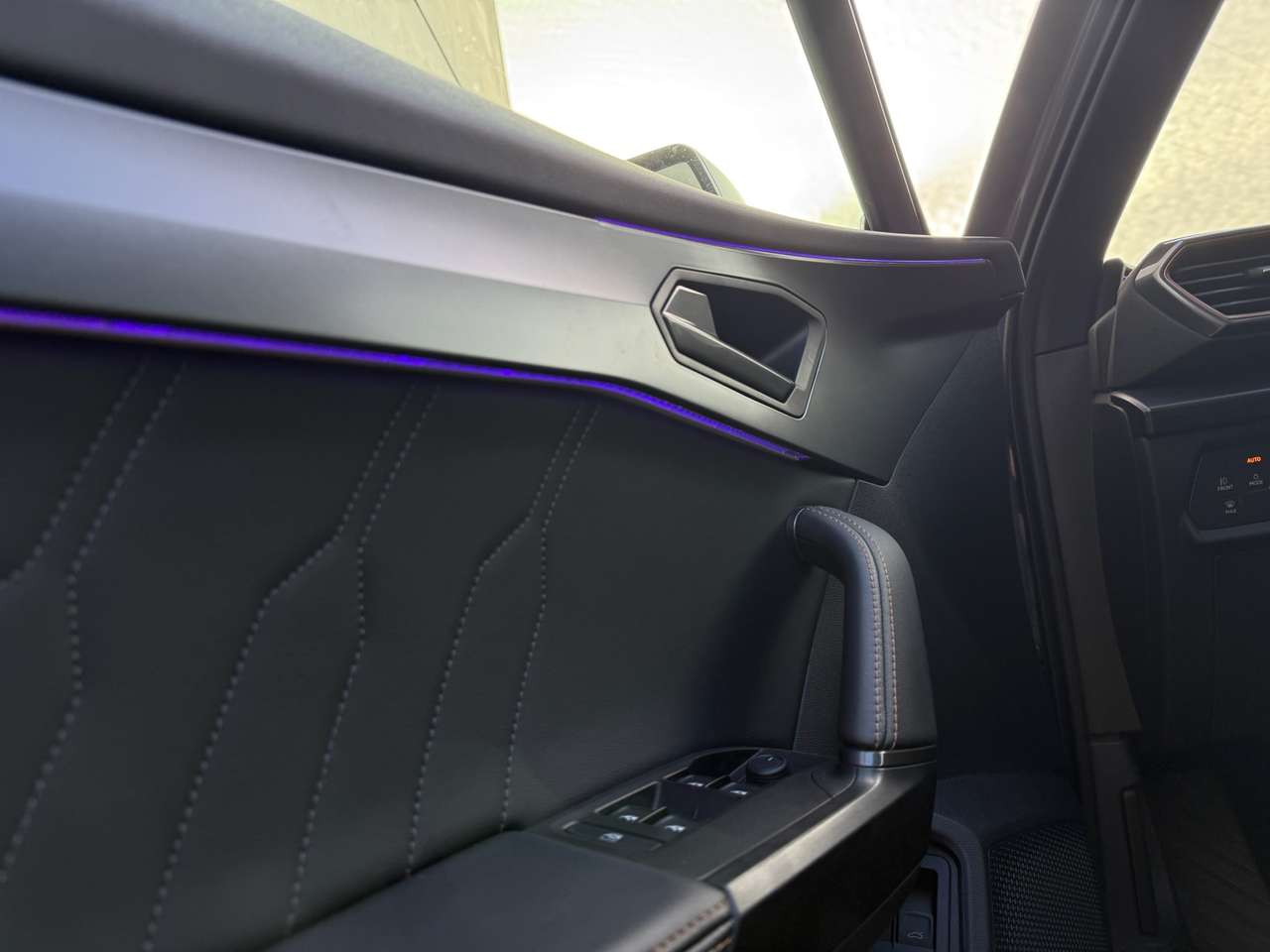 CUPRA Formentor Formentor e-Hybrid 1.4 DSG / Keyless / Travel Assist / ACC / Lane Assist / Ambiance / CarSwap — foto 16 van 19