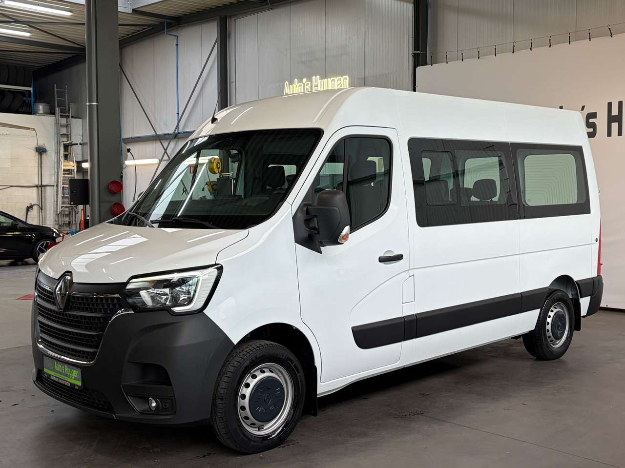 Renault Master 2.3 dCi 35 L2H2 met 9 plaatsen