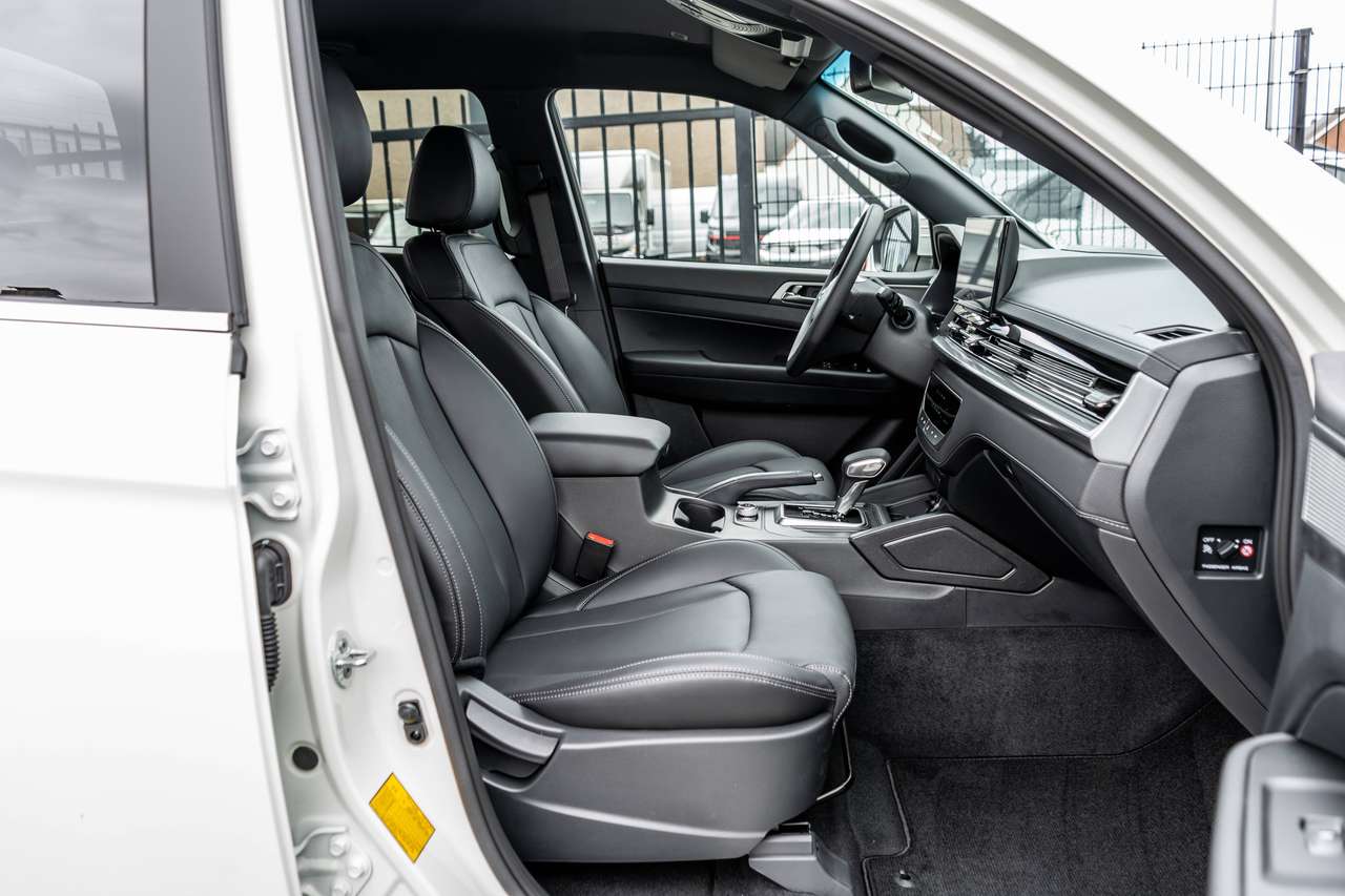 KGM Musso Grand 2.2D 4X4 Style - Automaat - 29.600ex — foto 13 van 19
