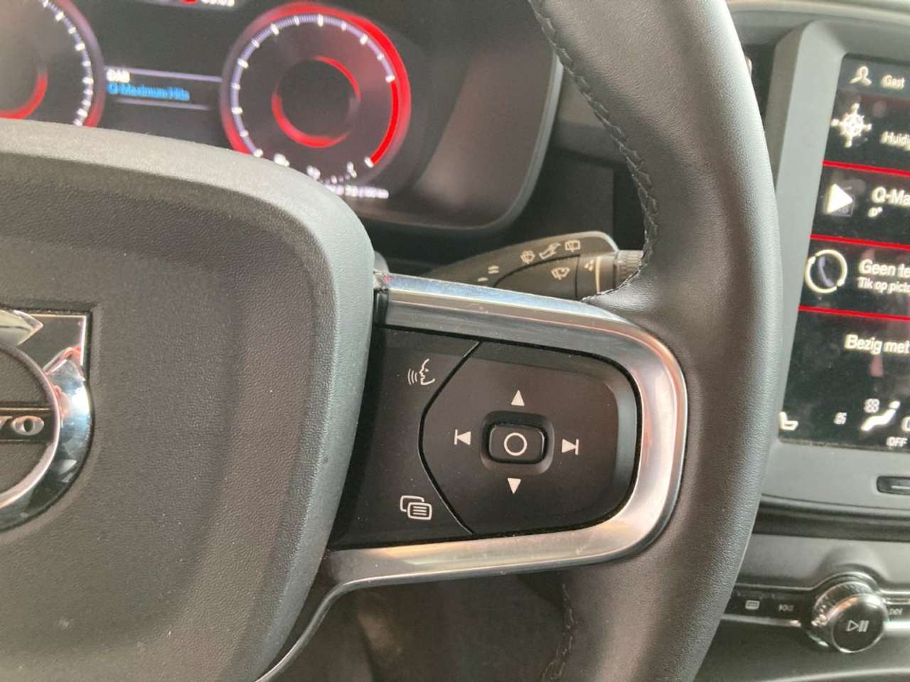 Volvo XC40 MOMENTUM BENZINE SLECHTS 63000KM!!!! — foto 14 van 14