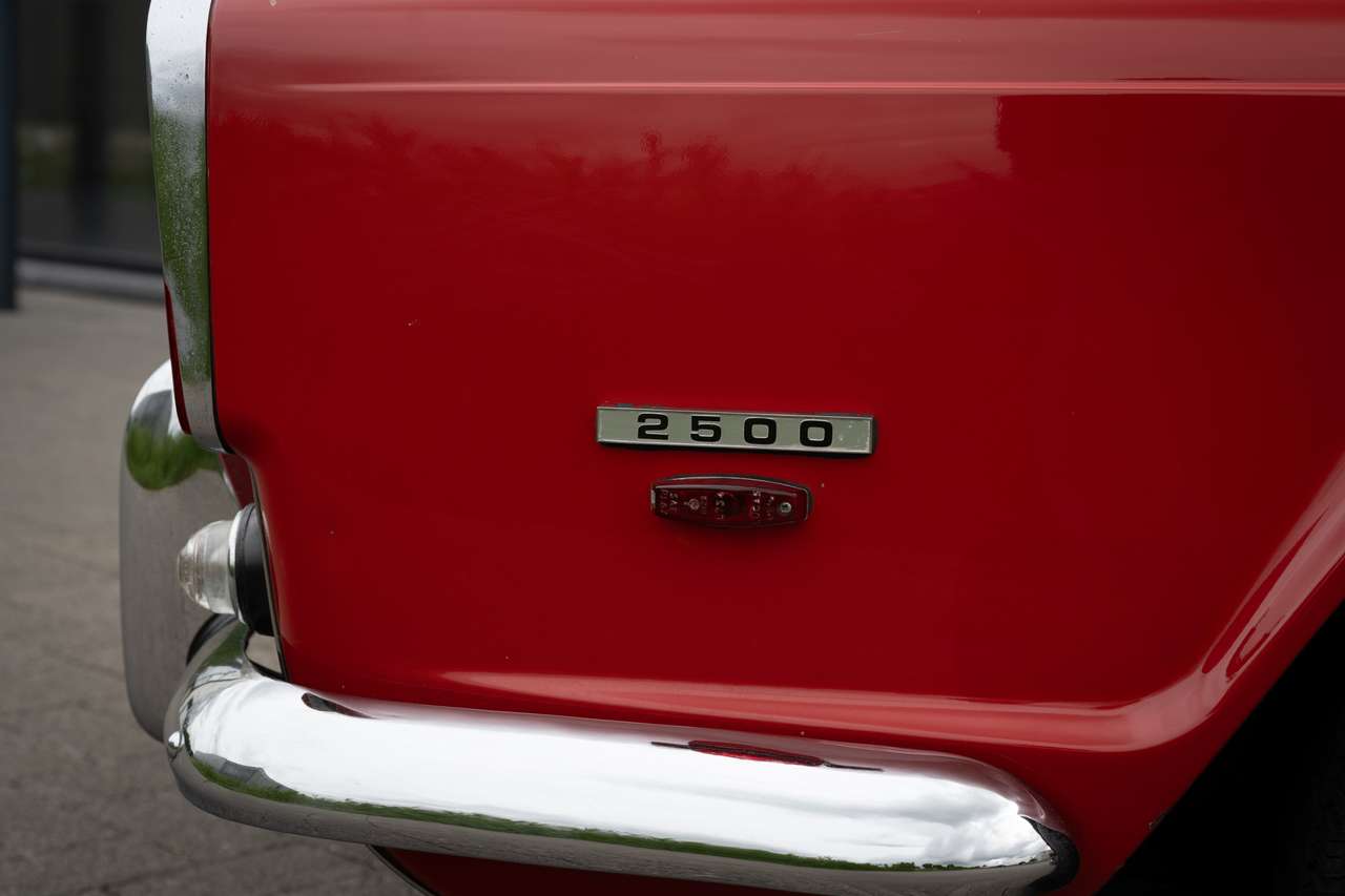 Triumph TR5 PI  EU model  with surrey top — foto 15 van 25