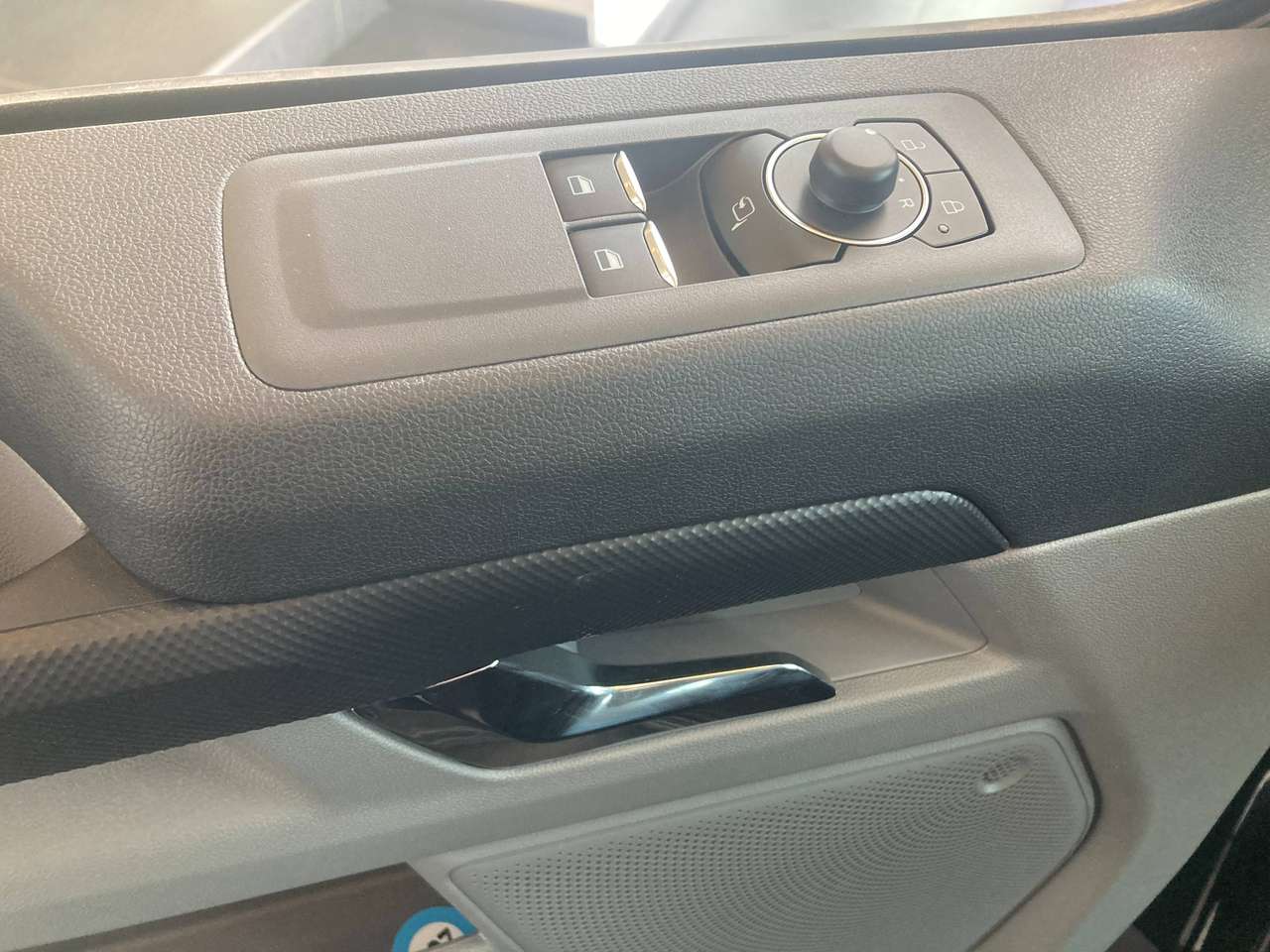 Ford Transit Custom MULTI-USE L2 SPORT PHEV 5 ZIT NIEUW OKM 45400+BTW — foto 17 van 22