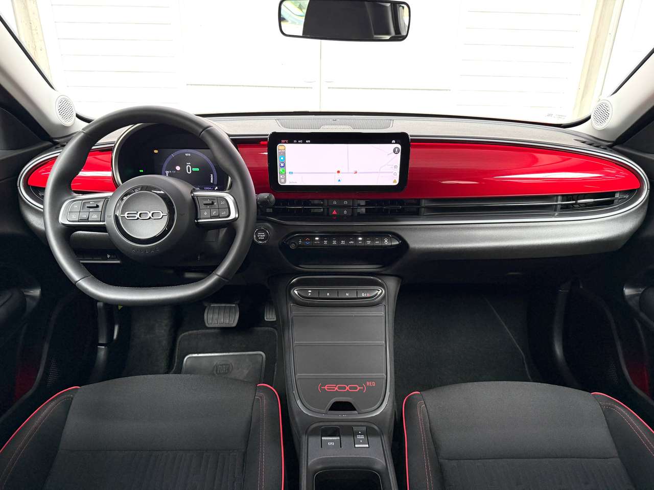 Fiat 600e e-600 54 kWh Red SOH 95% CARPLAY/ANDROID-AUTO*DAB*NAVI*CRUISE CONTROL*LANE ASSIST*PDC — foto 9 van 25