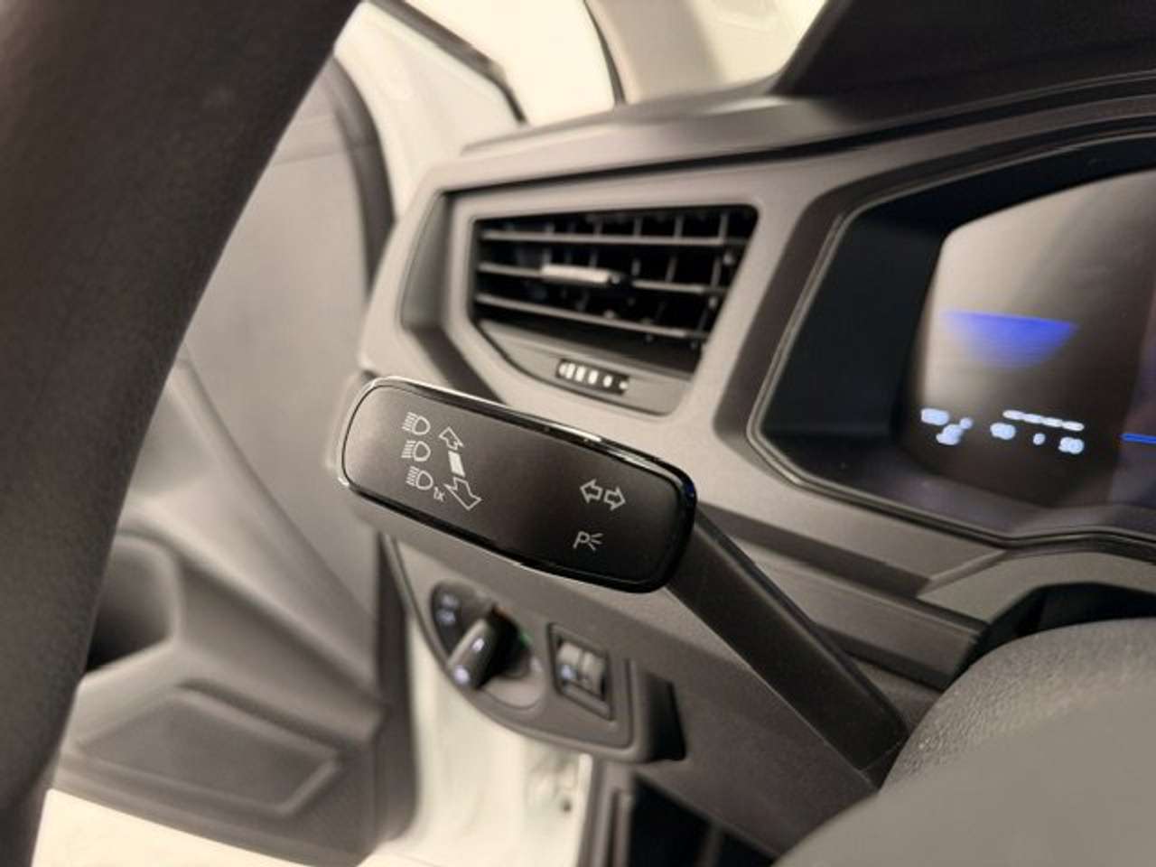 Volkswagen Polo BENZINE MET SLECHTS 22000KM!!!!! — foto 20 van 20