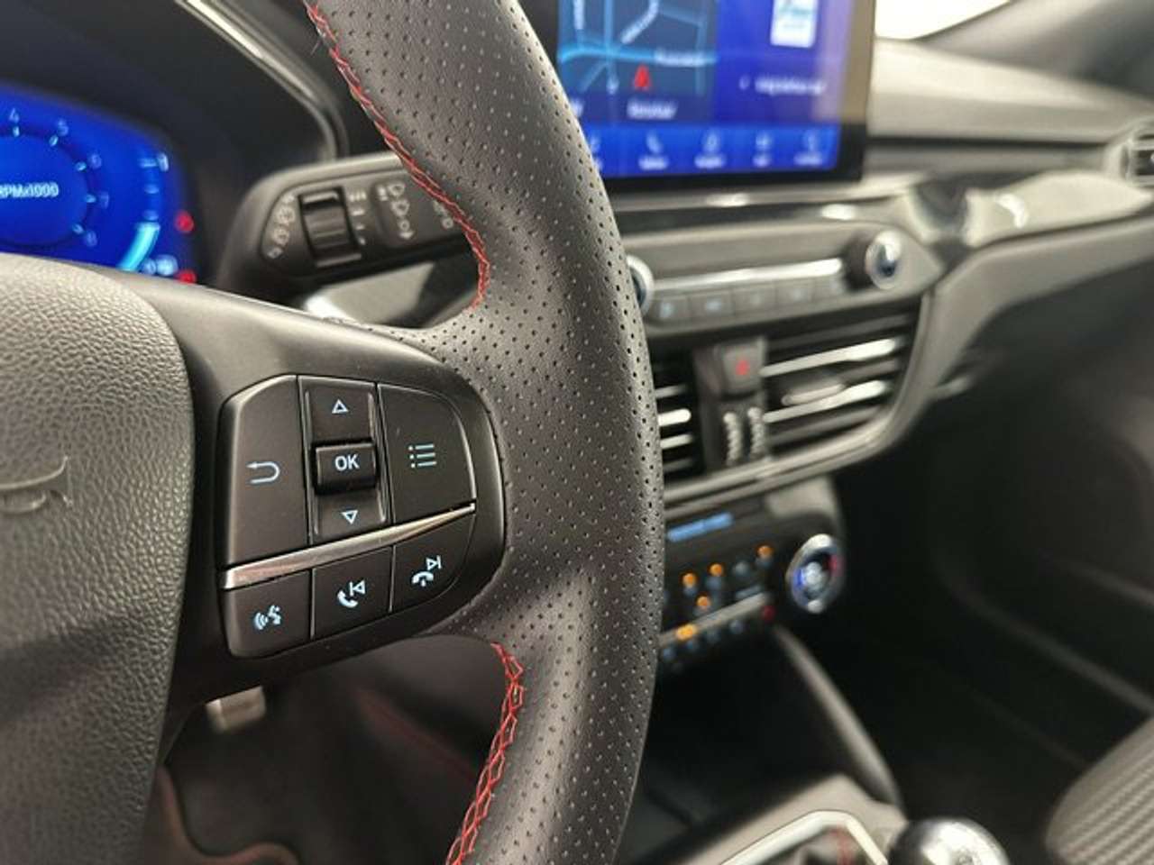 Ford Focus ST-LINE X 155PK BENZINE+OPEN DAK-SLECHTS 28000KM!!! — foto 15 van 17