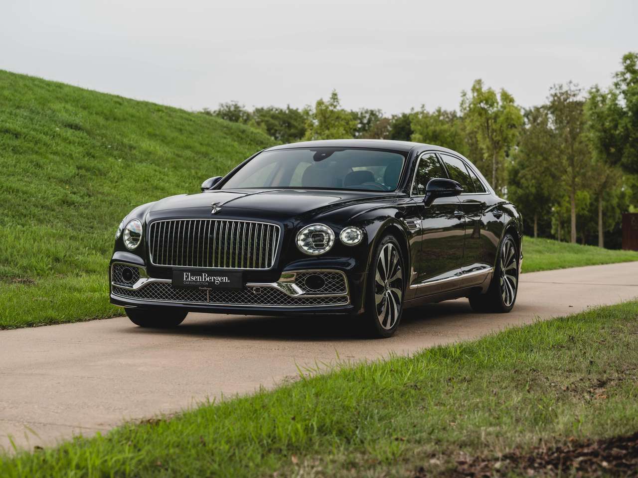 Bentley Flying Spur AZURE HYBRID - 4 SEAT - TOURING SPECIFICATION
