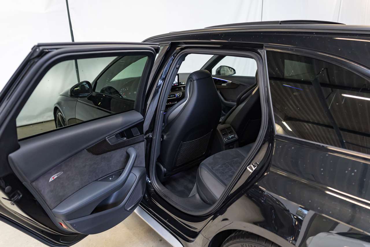 Audi RS4 QUATTRO|CERAMIC|CARBON|360°|B&O|PANO|ALCANTARA| — foto 16 van 25
