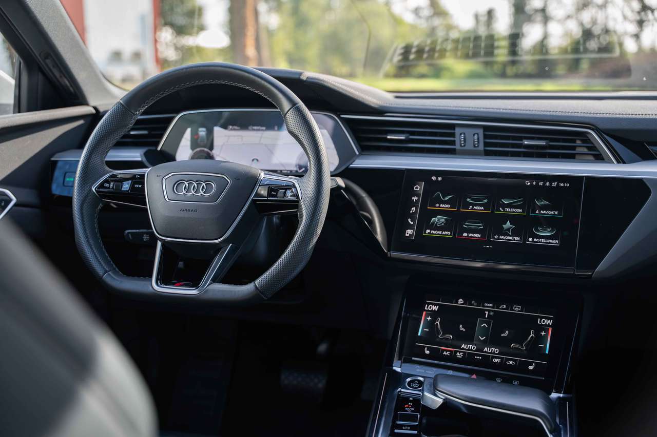 Audi e-tron E-TRON 55 SPORTBACK*QUATTRO*RS SEATS*PANO*LED*CAMERA* — foto 25 van 25