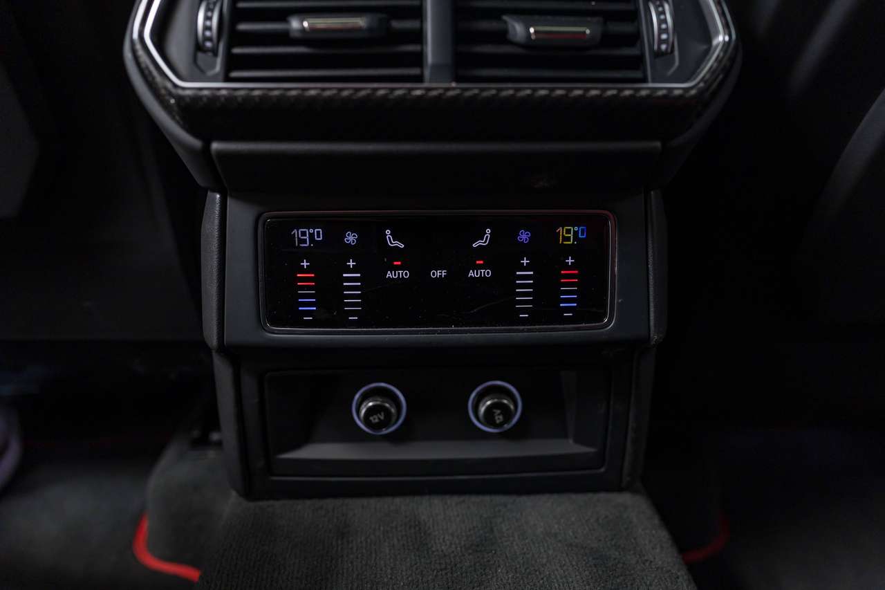 Lamborghini Urus 4.0 BITURBO V8|LUKAKU FIRST OWNER|NIGHT VISION|360°|BANG&OLUFSEN|MASSAGE|HEAD-UP|ZETELVERW.+KOELING|CARBON|REAR WHEEL ST. — foto 19 van 25