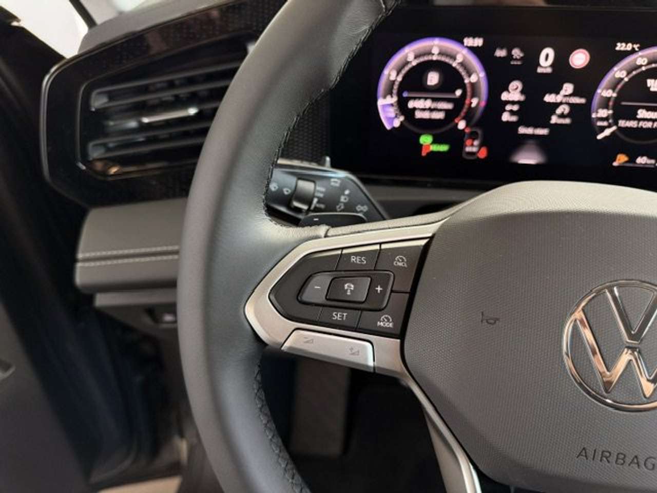 Volkswagen Tiguan LIFE EDITION HYBRIDE AUTOMAAT NIEUW 0 KM!!! — foto 14 van 25
