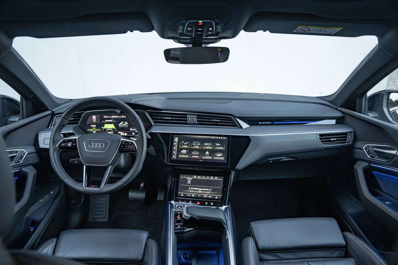 Audi e-tron 55 Quattro S-LINE/MATRIX//BLACKEDITION/94%SOH/PANO/NACHTZICHT/B&O/HUD/360° — foto 10 van 25