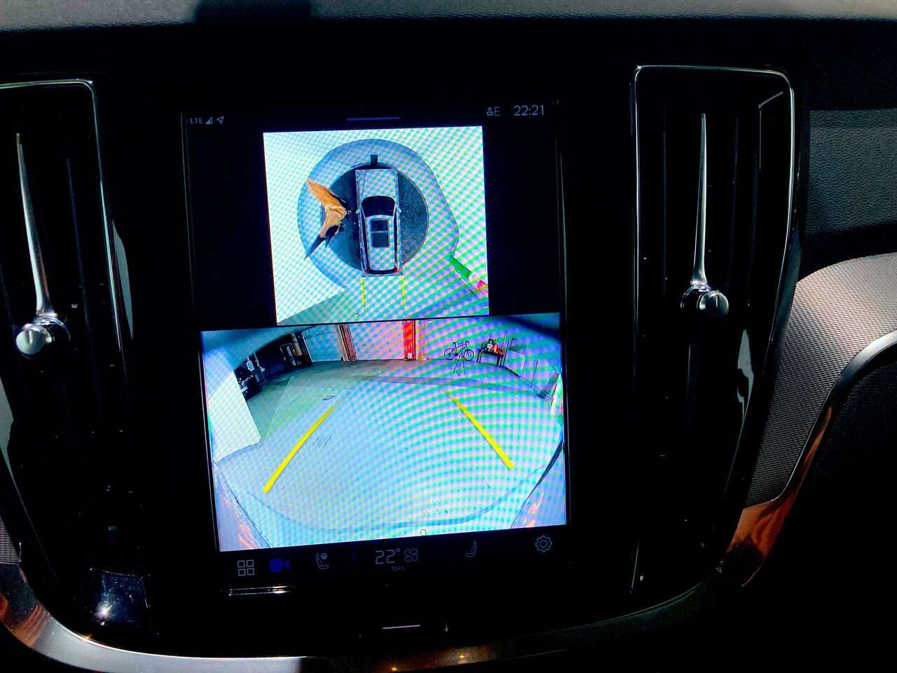 Volvo V60 B4 PLUS DARK + HK + 360° + 18” — foto 19 van 25