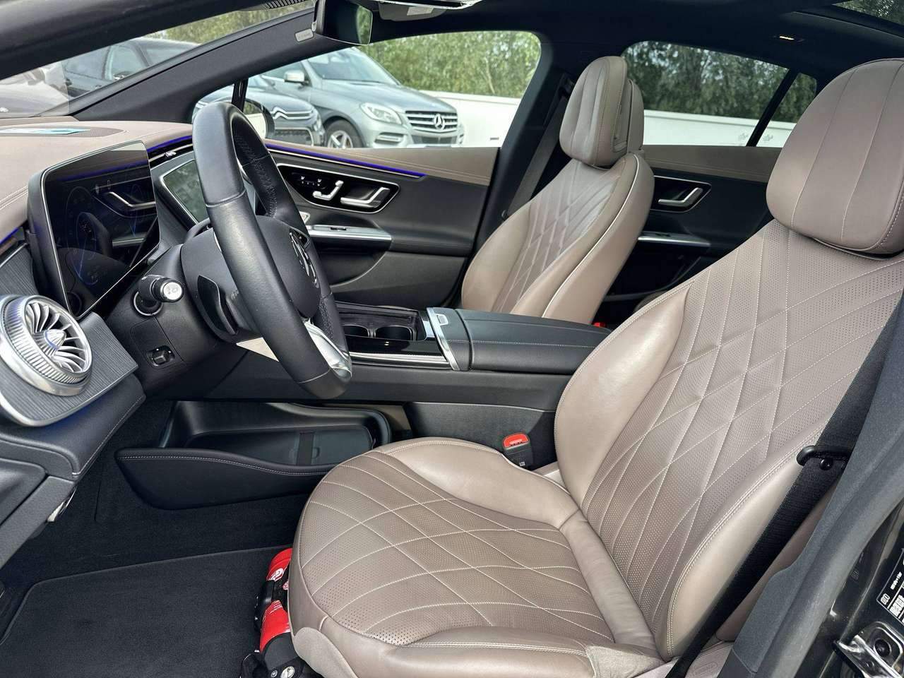 Mercedes-Benz EQE 350 350 Luxury Line Pano Dak Achterasbesturing Burmester — foto 16 van 19