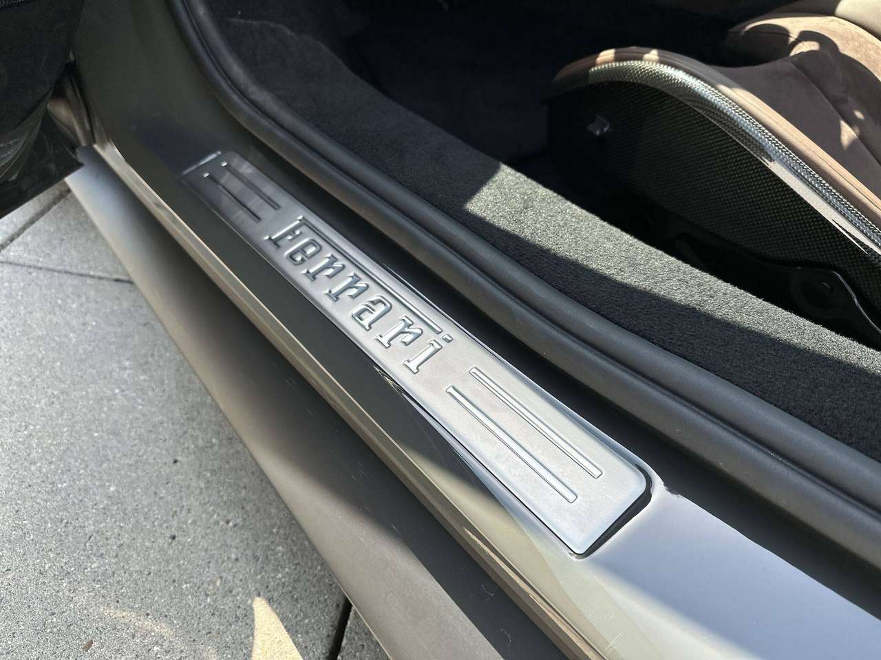 Ferrari 296 GTB PHEV 3.0 V6 DCT — foto 12 van 18