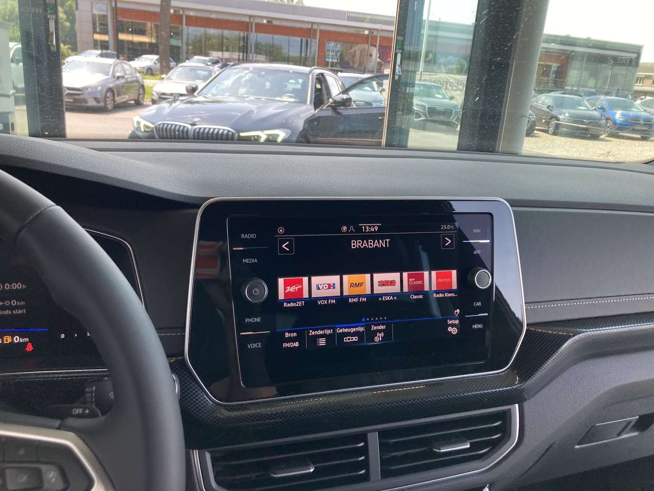 Volkswagen T-Cross R-LINE BENZINE AUTOMAAT  NIEUW 0KM — foto 14 van 19
