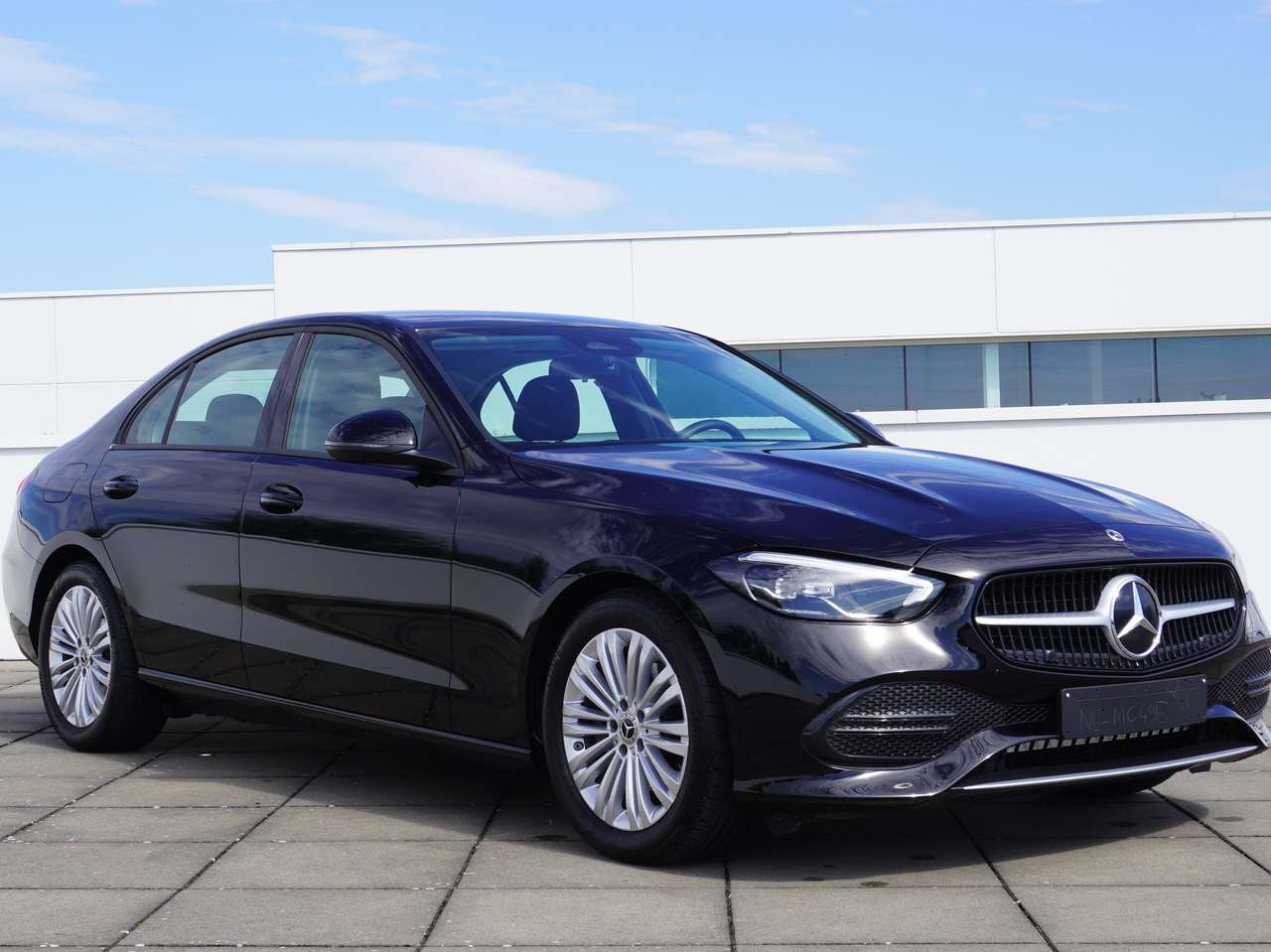Mercedes-Benz C 180 MBUX/17" 10 DUBBELSPAAKS/ACT. SPOORASSIST