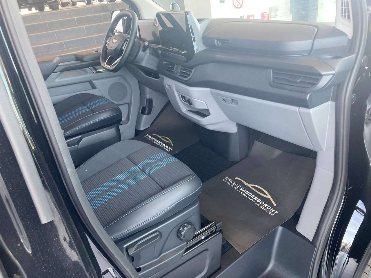 Ford Transit Custom MULTI-USE L2 SPORT PHEV 5 ZIT NIEUW OKM 45400+BTW — foto 9 van 22